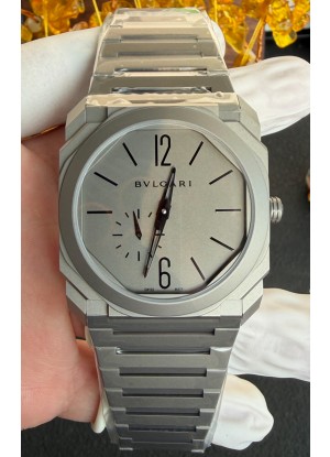 Reloj Octo Finissmo Superclon con caja de titanio de 7 mm de grosor y esfera gris