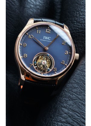 Reloj IWC Portuguese Tourbillon con esfera azul y oro rosa, superclon
