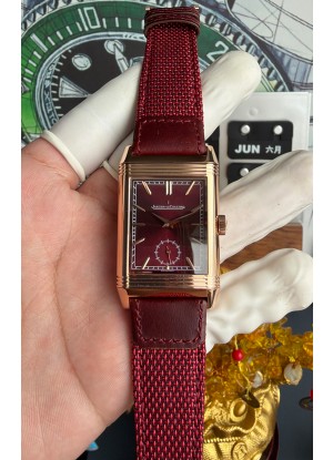 Reloj Jaeger-LeCoultre Reverso Tribute Duoface con esfera burdeos y blanca, superclon