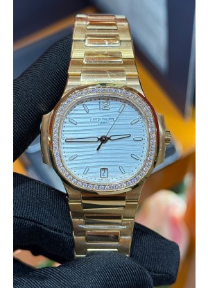 Reloj Patek Philippe Nautilus 7118/1200R-010 Superclon de 35 mm en color azul Tiffany