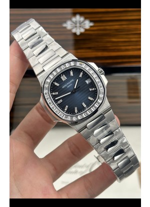 Reloj Patek Philippe Nautilus 5723 con esfera azul y zafiros blancos, superclon
