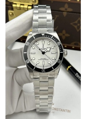 Reloj Tudor Black Bay 68 M7943A1A0NU-0002 con esfera blanca y 43 mm, superclon