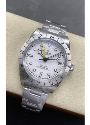 Reloj Tudor Black Bay PRO 79470-0004 GMT con esfera blanca, superclon