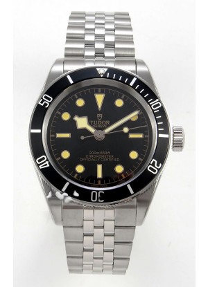 Reloj Tudor Black Bay 41 con esfera y bisel negros, réplica exacta del Jubilee