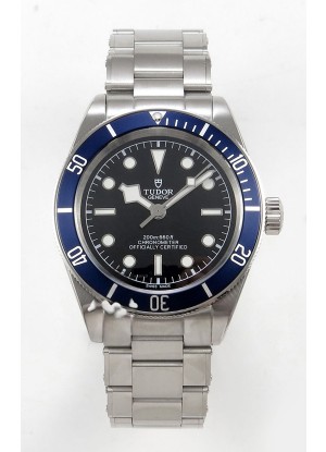 Reloj Tudor Black Bay 41 con esfera negra y bisel azul, réplica del Oyster Superclon