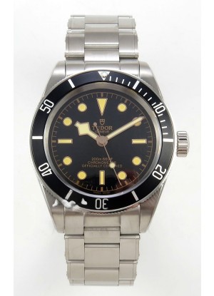 Reloj Tudor Black Bay 41 con esfera y bisel negros, réplica del Oyster Superclon