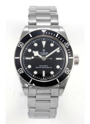 Reloj Tudor Black Bay 41 con esfera y bisel negros, réplica del Oyster Superclon