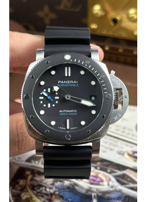 Panerai Super Clone Submersible PAM683 Reloj Réplica Espejo 1:142MM