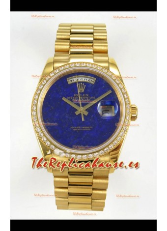 Réplica suiza del Rolex Day-Date de oro amarillo con esfera azul lapislázuli y bisel de diamantes de 36 mm