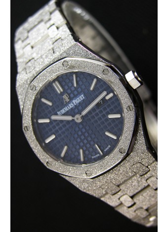 Audemars Piguet Royal Oak Frosted Réplica 1:1 de Cuarzo Suizo en Oro Blanco y Dial Azul Marino 33MM