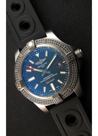 Breitling Avenger Blackbird 44 Reloj Réplica a Espejo 1:1 con Diamantes