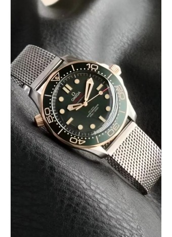 Omega Seamaster Super Clone 300M Diver de Titanio con Dial Verde de Dos Tonos
