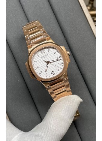 Patek Philippe Nautilus 7118/1200R-001 35MM Reloj Réplica Suizo a Espejo 1:1 Dial Blanco