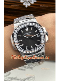 Reloj Patek Philippe Nautilus 5723 con esfera negra y zafiros blancos, superclon