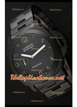 Reloj de esfera negra Panerai Luminor Marina Black con marcadores de hora verdes.
