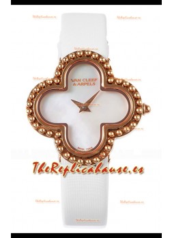 Reloj Van Cleef & Arpels Alhambra de oro rosa con correa blanca