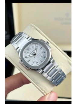 Patek Philippe Nautilus Super Clone 7010 32MM Réplica Espejo 1:1 Dial Acero 